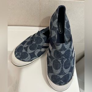 Wells slip on sneaker